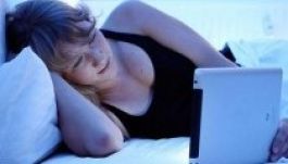 Rosszabbul alszunk, ha tableten olvasunk előtte