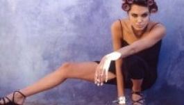 Eddig nem látott képek a 19 éves Angelina Jolie-ról