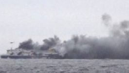 Sokakat még mindig nem hoztak ki az olasz hajó lángjai közül