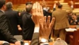 Soha nem volt ilyen népszerűtlen a parlament