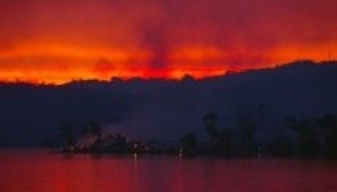 Rendkívül veszélyes bozóttűz pusztít Ausztráliában