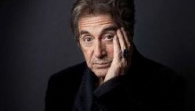 Elárverezik Al Pacino Tony-díját és Golden Globe-díját