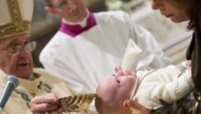 Ferenc pápa a Sixtus-kápolnában is engedélyezte a szoptatást