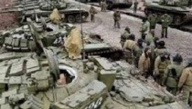 Ötvenkétezer állig felfegyverzett orosz katona áll Ukrajna határánál?