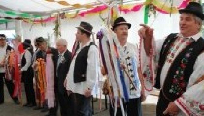 Vőfély- és Zenésztalálkozót tartanak Szatmár megyében