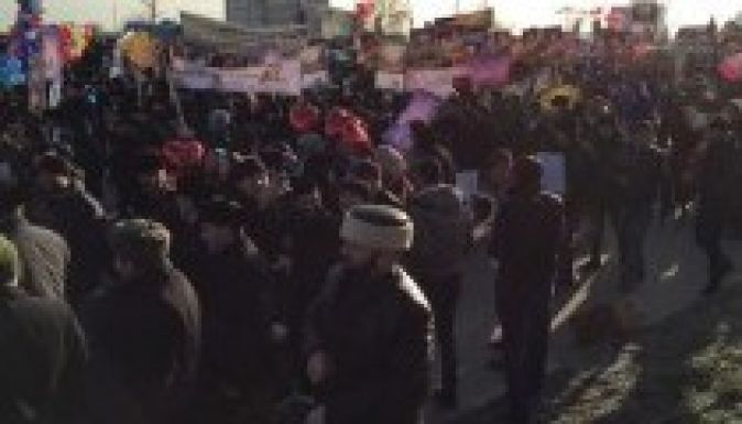 Több tízezres tiltakozó nagygyűlés Groznijban a Mohamed-karikatúrák ellen