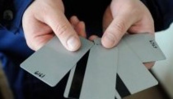 Hamis bankkártyát használó briteket fogtak el Nagylakon