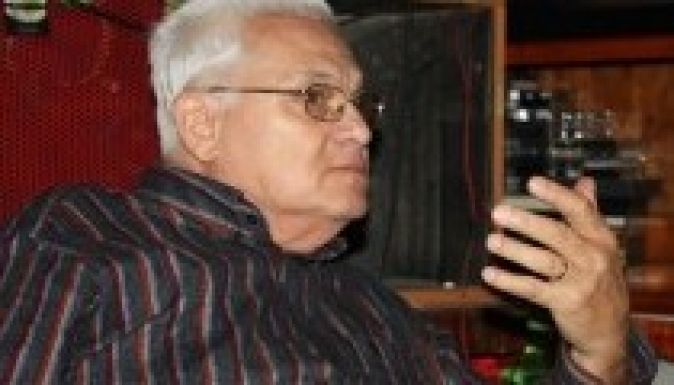 Középen állni: színházi búcsú Kötő Józseftől