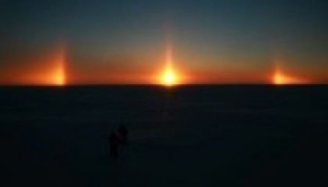 Tripla Nap ragyogott Mongólia egén