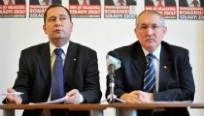 Öt jelölt közül választ elnököt az Erdélyi Magyar Néppárt