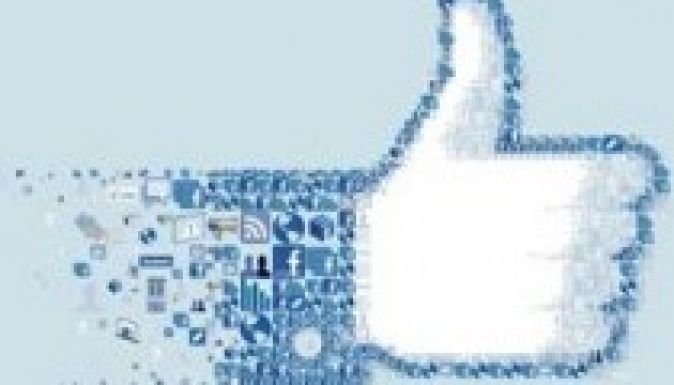 Hatalmas ütemben nő a Facebook proftja