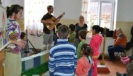 Önkénteseket keres a kolozsvári Puck Bábszínház