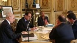 Válságtanácskozást kezdtek az elnöki hivatalban a párizsi eseményekről