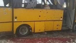 Civileket talált el egy tüzérségi lövedék Donyeck megyében