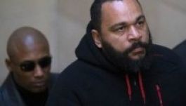 Letartóztatták Dieudonné humoristát terrorizmus dicsőítésének gyanújával