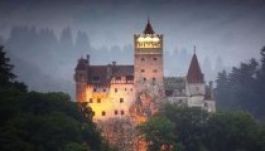 Tolongtak tavaly a külföldiek a törcsvári „Drakula-kastélynál”