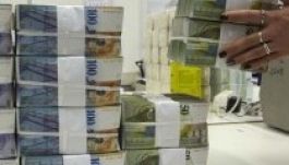 Pánikot keltett a svájci frank hirtelen erősödése