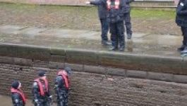 Holttestek tucatjait találták egy manchesteri kanálisban