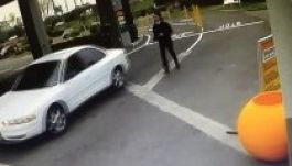 Keresztülhajtott egy autómosón egy 94 éves sofőr (VIDEÓ)