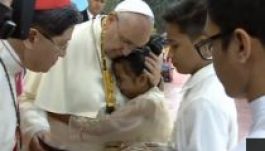 Egy elhagyott kislány szavai könnyekig meghatották Ferenc pápát