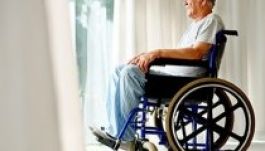 Egy 83 éves tolókocsist gázolt el a 70 éves autós Szatmáron