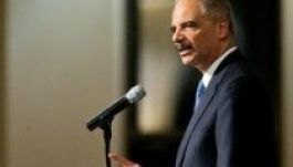 Várhatóan nem emelnek vádat a Fergusonban fegyvert használó rendőr ellen