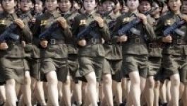 Észak-Koreában besorozzák a nőket is