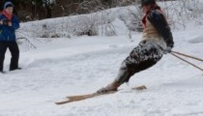 Hogyan csatoljunk székely csizmát sílécre?