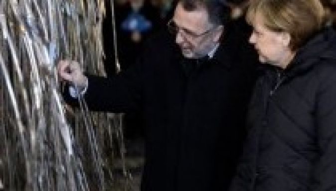 A Dohány utcai zsinagógát is felkereste Merkel Budapesten