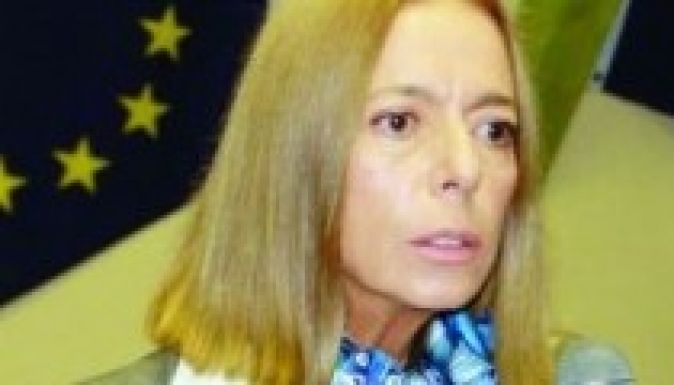 Kínos baki miatt menesztik a párizsi román kulturális intézet igazgatóját