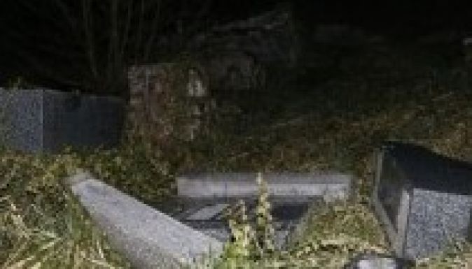 Zsidók százainak síremlékét gyalázták meg francia garázdálkodók