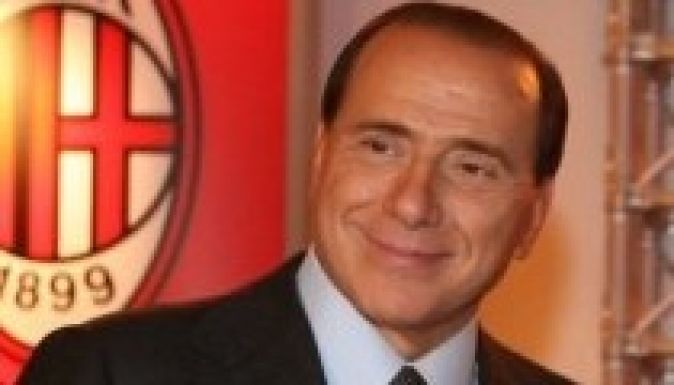 Berlusconi továbbra is ragaszkodik az AC Milanhoz