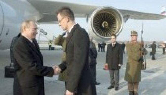 Megérkezett Budapestre Vlagyimir Putyin