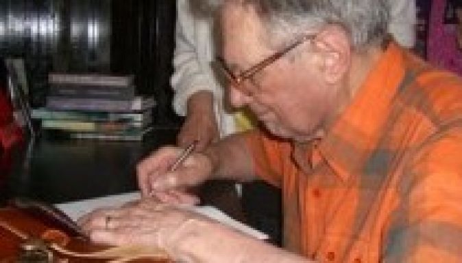 Elhunyt Jánosházy György költő