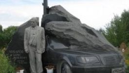 Giccses sírkövekkel emlékeznek az orosz maffiózókra (GALÉRIA)