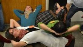 A húsz év feletti kritikus kolozsváriak máshol forgatják tovább a Bibliát