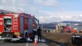 Mentő ütközött autóval Kolozsvár mellett, egy ember meghalt