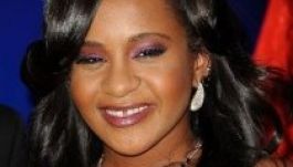 Whitney Houston lánya az életéért küzd