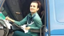 Ő Románia legfiatalabb női kamionosa (FOTÓK)