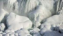 Befagyott a Niagara-vízesés