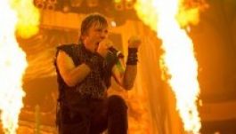 Nyelvrák miatt kezelték az Iron Maiden énekesét