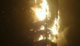 Lángokban állt a világ egyik legnagyobb felhőkarcolója (VIDEÓ)