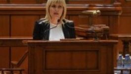 Visszakerülhet a fogdába Elena Udrea képviselő