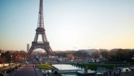 Rejtélyes drónokat észleltek az éjjel Párizs fölött