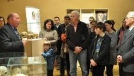 A Szóra bírt csontjaink című kiállítás még egy hétig Csíkszeredában