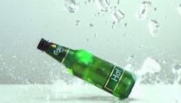 Jön a lebomló sörösüveg