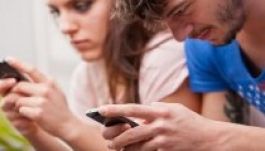 Így hódítják meg az netet a mobiltelefonok