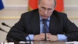 Megvágják Putyin beosztottjainak fizetését