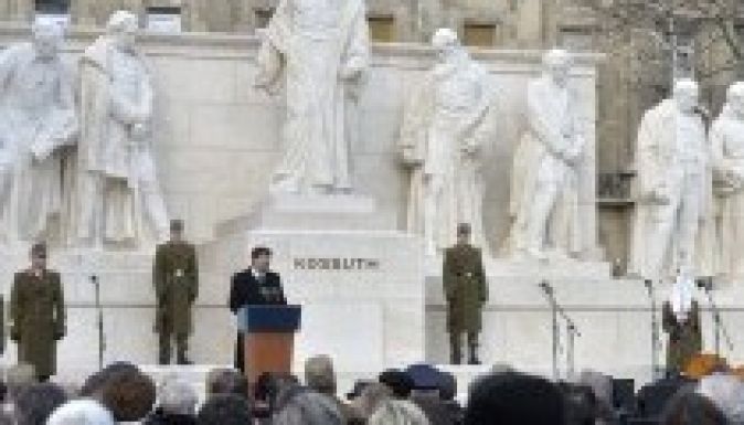 Újraavatták a Kossuth-emlékművet Budapesten (FOTÓK)