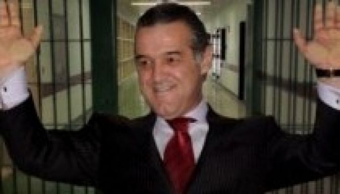 Feltételesen szabadlábra helyezhetik Gigi Becalit